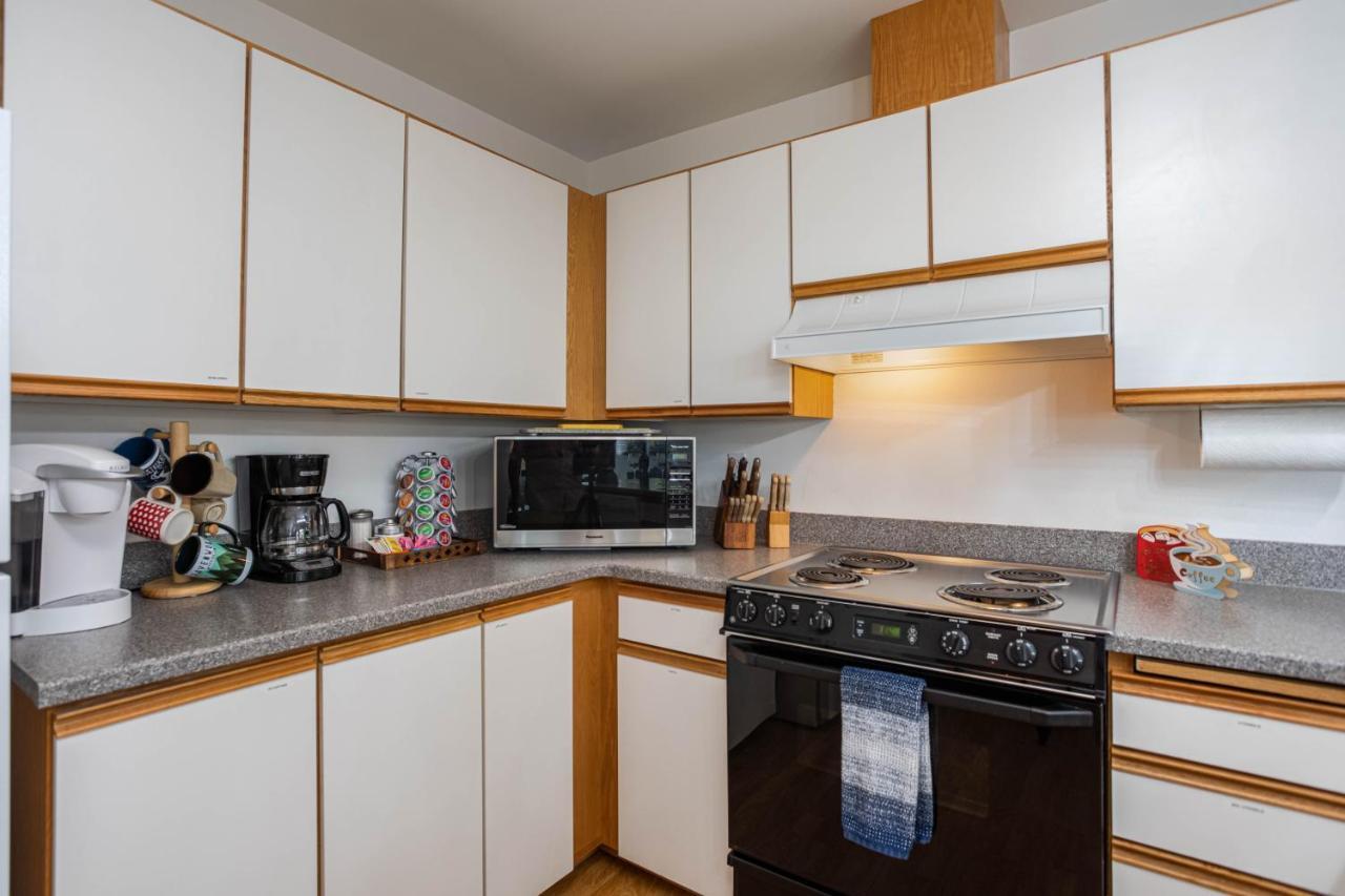 Walk To Downtown * 6 Guests * Pets * A/C! * No Stairs! Apartment เลเวนเวิร์ท ภายนอก รูปภาพ