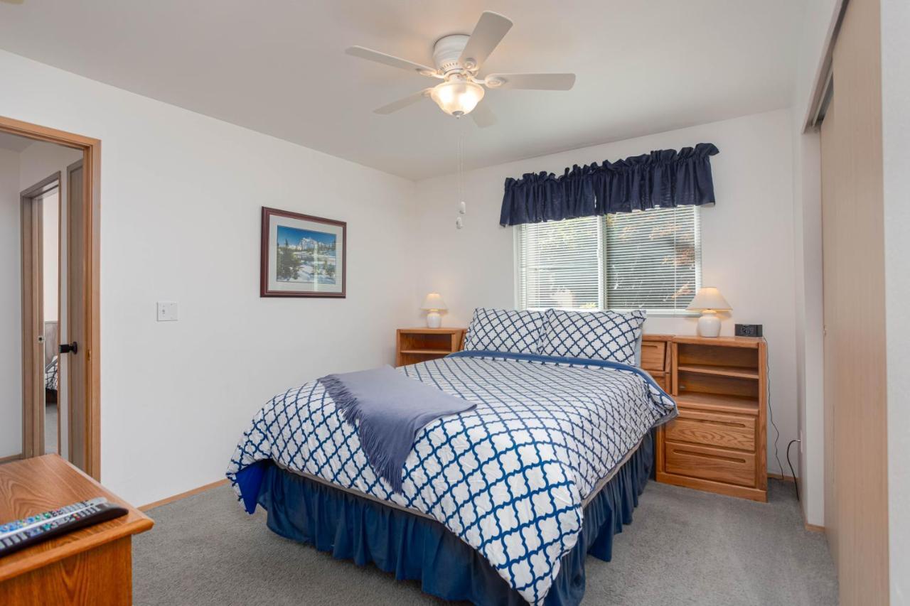 Walk To Downtown * 6 Guests * Pets * A/C! * No Stairs! Apartment เลเวนเวิร์ท ภายนอก รูปภาพ